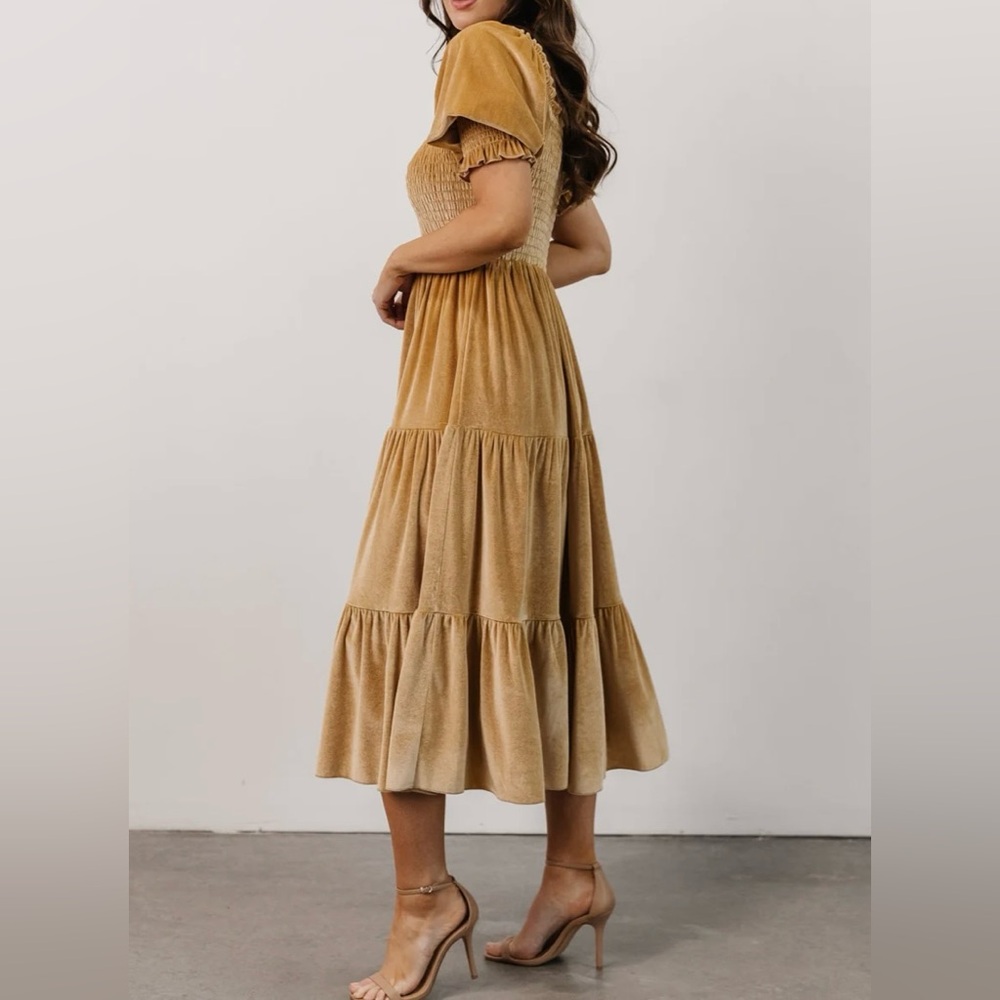 Baltic Born Vivaldi Tan Velvet Smocked Chest Tiered‎ Dress. Size Large. NWT.
